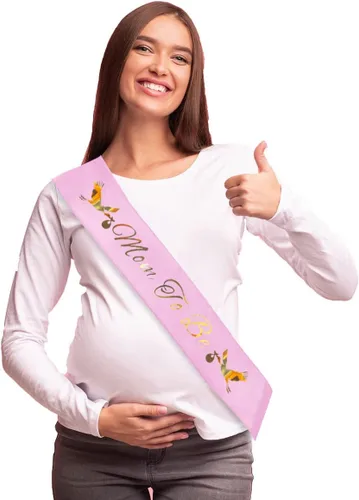 Vista 3 de Banda para baby shower con texto en inglés "Dad To Be & Mom To Be", color rosa con letras doradas para papá y mamá para baby shower Banda