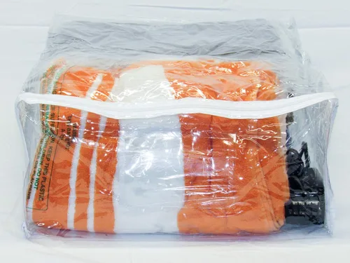 Vista 4 de Paquete de 5 bolsas de almacenamiento con cremallera de vinilo transparente de 15 x 18 x 7 pulgadas