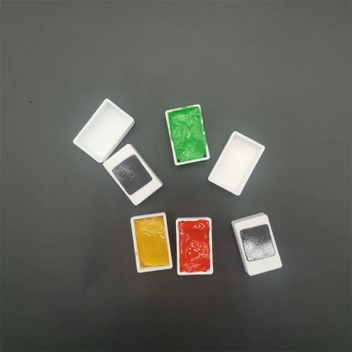 Vista 5 de Sartenes de acuarela con rayas magnéticas, 100 bandejas vacías de plástico blanco completo para pintura al óleo de acuarela o caja de lata de viaje