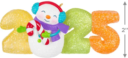 Vista 4 de Hallmark Keepsake Adorno de Navidad 2025, Década Dulce 2025, Regalos de Coleccionistas de Muñecos de Nieve