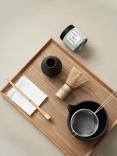 Vista 8 de Juego de 6 batidores japoneses de matcha, juego de matcha incluye cuenco de cerámica de 20 onzas (Chawan), batidor y soporte de bambú, cuchara
