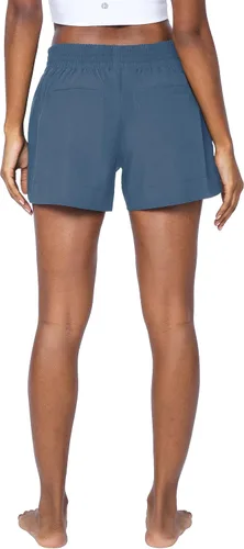 Vista 4 de 90 Degree By Reflex Pantalones cortos ligeros de tejido elástico con bolsillos laterales