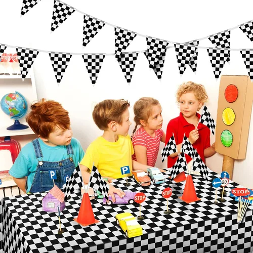 Vista 7 de Suministros de cumpleaños para fiesta de autos de carreras, tapete para correr de pista de carreras, mantel de carreras, pancarta a cuadros, 12
