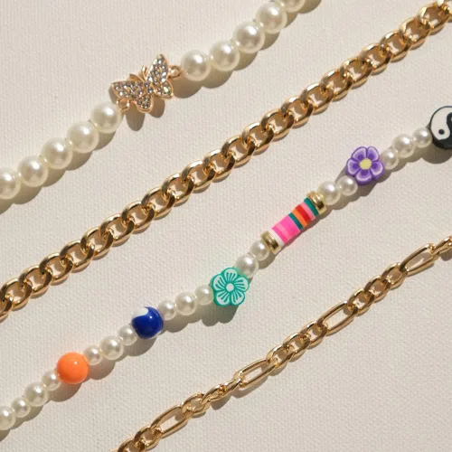 Vista 2 de VIEWLAP Juego de pulseras bohemias de cadena dorada con múltiples capas apilables para mujeres y niñas, juego de pulseras de cuentas de perlas