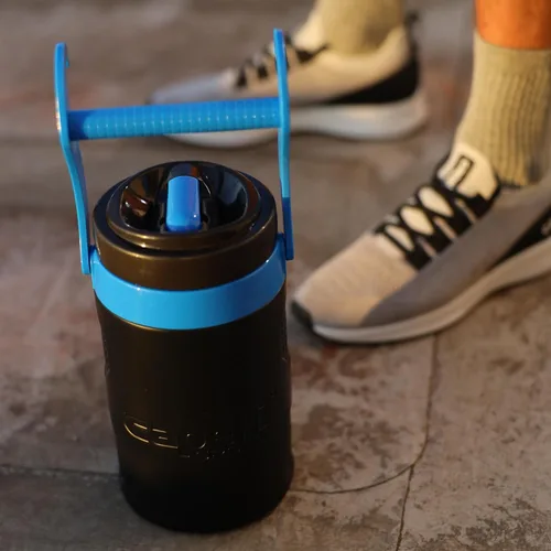 Vista 5 de Capelli Sport Botella de agua, jarra de agua deportiva aislada de medio galón con asa de transporte, 64 onzas