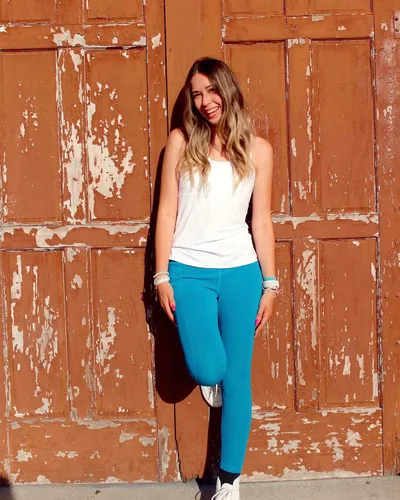 Vista 9 de RBX Leggings activos de cintura alta a prueba de sentadillas hasta el tobillo para mujer, leggings de yoga 7/8 con bolsillos 7/8 rojo polvoriento