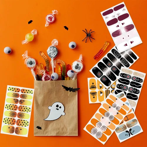 Vista 4 de 12 hojas de tiras de esmalte de uñas de Halloween con lima de uñas, telaraña, telarañas, envolturas de uñas para uñas cortas, calcomanías de uñas