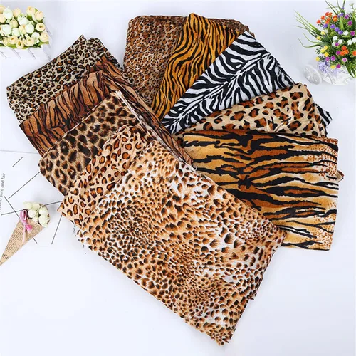 Vista 3 de BAWHO Mooie Gouden Fluwelen Stof Fashional Leopard Tiger Zebra Print Patroon Stof Fleece Zacht Comfortabel Voor Het Naaien Handgemaakte Cheongsam