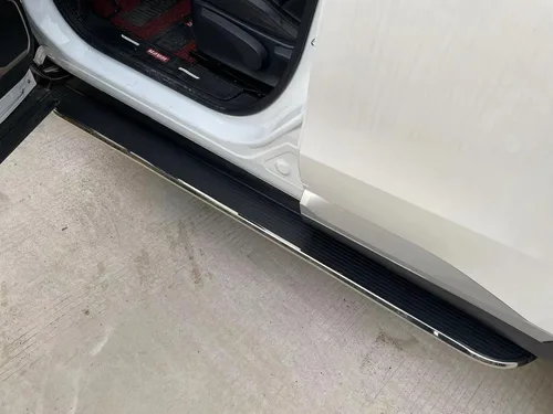 Vista 2 de 2 estribos para Audi Q8 2019-2023 - Barras laterales Nerf para proteger el coche, pedales con soportes montados