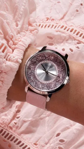 Vista 2 de GUESS Reloj para mujer de 1.57 pulgadas - Correa rosa con esfera plateada y caja plateada, Rosado