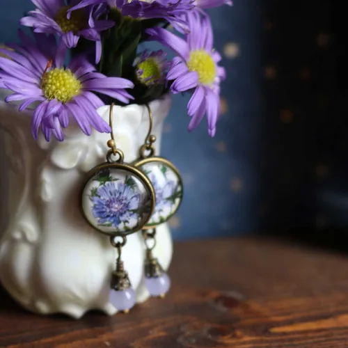 Vista 6 de Purple Aster Glass Cabochon Earrings