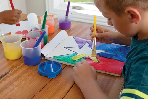 Vista 6 de Prang témpera líquida lista para usar Perfecto para pintura, lecciones de arte, manualidades y proyectos creativos Azul; Blanco; Negro; Violeta