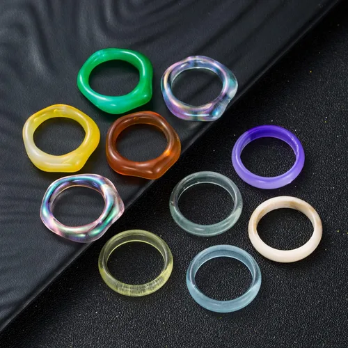 Vista 6 de SENNI Anillos de resina acrílica coloridos y lisos con cuentas elásticas para mujeres y niñas