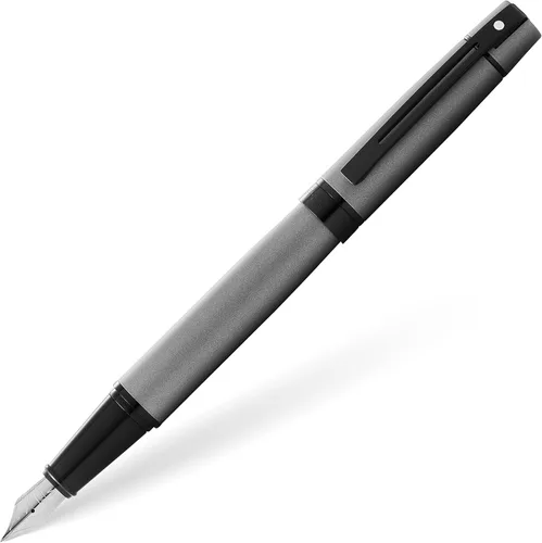 Vista 24 de Sheaffer 100. Pluma de punta estilográfica media de níquel.