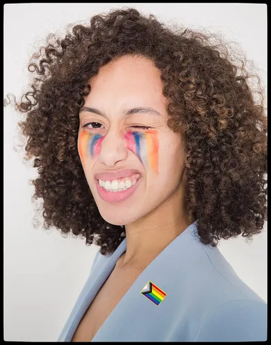 Vista 6 de Metal rectangular Progreso Pride Pin Rainbow Gay Flag LGBTQ Inclusive Progressive Pines de Solapa para ropa Mochila Decoración Mes del Orgullo