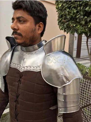 Vista 3 de Conjunto de gorget de armadura LARP medieval con hombreras color plateado, plateado