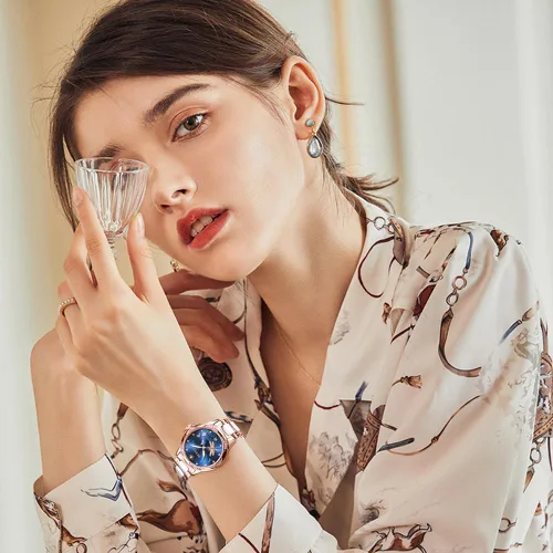 Vista 2 de OLEVS Elegante reloj automático para mujer, elegante, de cara grande, con diamante, resistente al agua, correa de cerámica de acero inoxidable