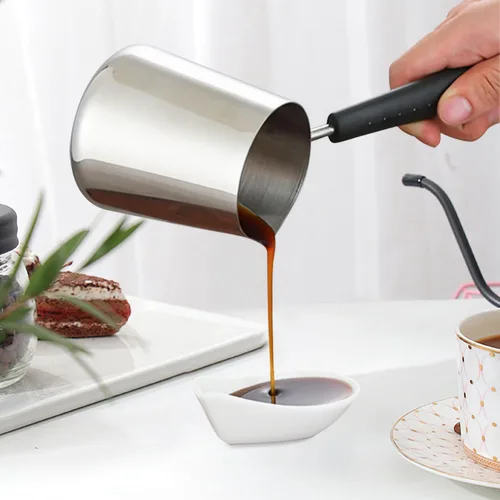 Vista 4 de Cafetera turca de 12 oz/11.8 fl oz jarra de espuma de leche para té, olla de fusión de mantequilla Jarra toroide de flores de acero inoxidable