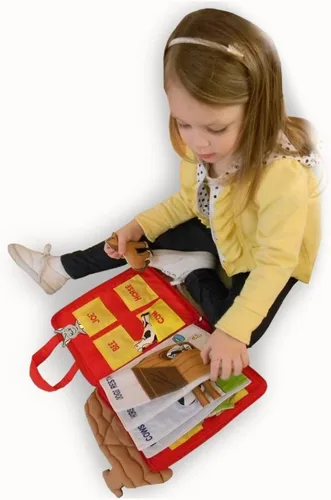 Vista 7 de Right At Home, Libro silencioso para niños, Versión personalizada