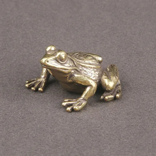 Vista 6 de VOSAREA Figura de rana de latón Feng Shui, estatua de rana de latón animal de té para mascotas para el hogar, oficina, estante de escritorio