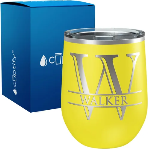 Vista 100 de Vaso personalizado de regalo de cumpleaños para mujeres y hombres, con monograma de escritura dividida, inicial y nombre grabado en negro, taza