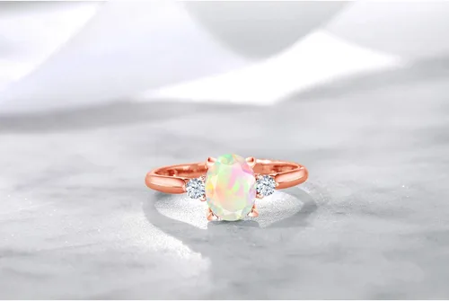 Vista 5 de Gem Stone King Anillo de compromiso de oro rosa de 10 quilates con ópalo etíope blanco y zafiro blanco creado con 3 piedras para mujer