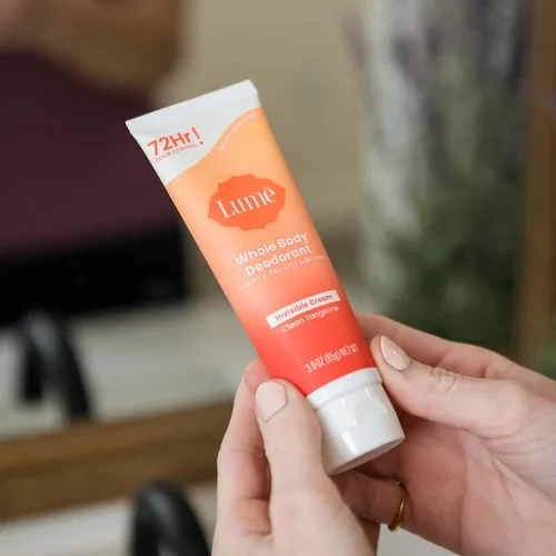 Vista 4 de Lume Desodorante para todo el cuerpo, tubo de crema invisible, control de olores de 72 horas, sin aluminio, sin bicarbonato de sodio, seguro