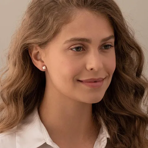 Vista 2 de Peora Aretes de ópalo de fuego blanco creado para mujer en oro blanco de 14 quilates, solitario clásico, corte cojín de 0.23 pulgadas, 1 quilate