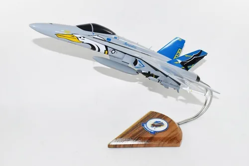 Vista 2 de VFA-82 Marauders USS Enterprise (2004) Modelo F/A-18C, Azul marino, escala 1/37 (18"), Caoba