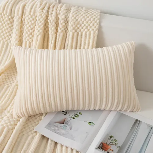 Vista 89 de UGASA - Fundas de almohada decorativas de terciopelo suave y sólidas de Navidad para sala de estar/sofá, 16 x 16 pulgadas, 2 unidades, color burdeos