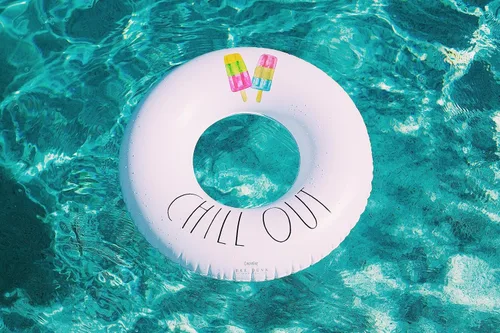 Vista 3 de Rae Dunn x CocoNut Float Junior Ring Float - Balsa inflable de 32 pulgadas y tubo interior de agua duradero - Conducción estable para fiestas