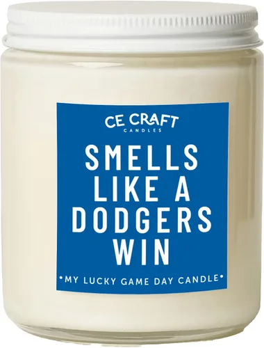 Vista 18 de Huele como una Victoria de los Dodgers Vela – Vela Perfumada Inspirada en LA – Fragancia de Bosques y Pastel de Cumpleaños – Quema de Larga Duración