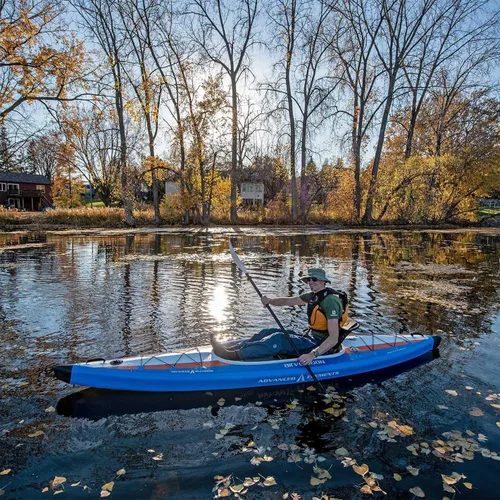 Vista 3 de Advanced Elements - Kayak inflable AirVolution™, con bolsa de ruedas y bomba