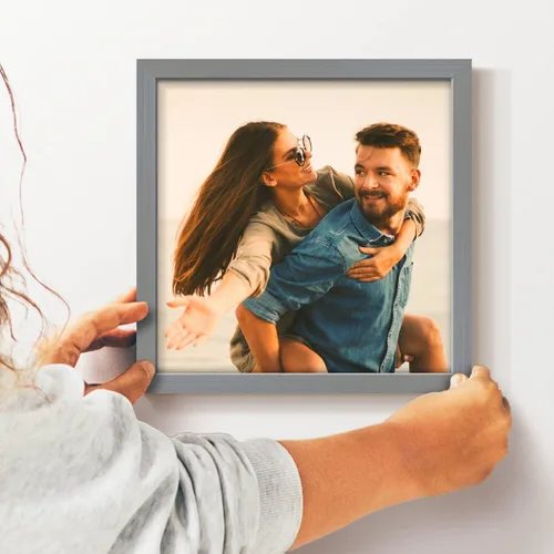 Vista 41 de Renditions Gallery Impresiones fotográficas personalizadas de 8 x 8 con marcos de fotos de madera real. Crea collage de fotos personalizado con Azul