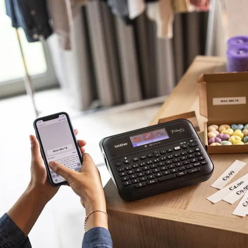 Vista 6 de Brother P-touch PT-D610BT Etiquetadora Profesional Conectada para Negocios Conecta y Crea a través de Bluetooth® en Cintas de Etiqueta TZe