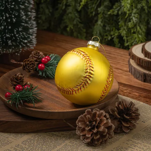 Vista 2 de Adorno soplado de vidrio de sóftbol de Navidad de 3.15 pulgadas, mini bola deportiva pintada a mano 2025 para niños y niñas, árbol de Navidad