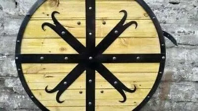 Vista 4 de Guerrero LARP medieval Escudo redondo vikingo de madera y acero Escudo templario de Armadura por Relic Handicrafts