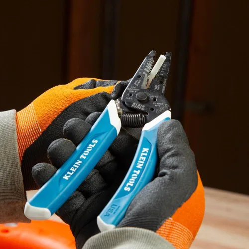 Vista 7 de Klein Tools 56025 Kit de reparación de cinta de pescado no conductora, fabricado en EE. UU