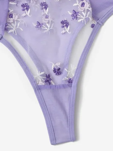 Vista 4 de WDIRARA Conjunto de lencería de 2 piezas con bordado floral y aros para mujer