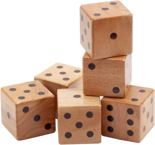 Vista 4 de GSE Games & Sports Expert Juego de dados gigantes de roble prémium de 3.5 pulgadas con cubo y tarjeta de puntuación Yardzee y Farkle. Juego