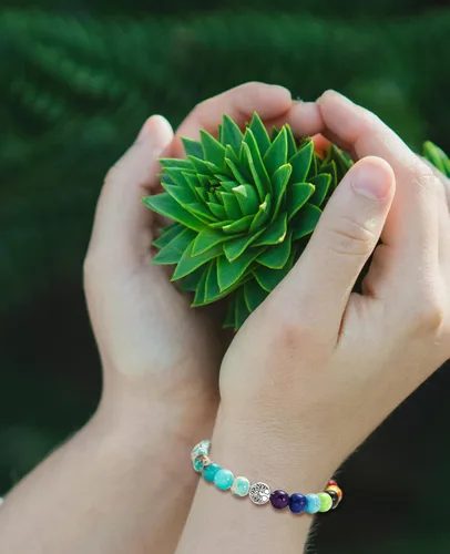Vista 3 de BOMAIL 10 pulseras de cristales curativos del árbol de la vida, 7 chakras, piedras semipreciosas, pulseras de cuentas para yoga, alivio del estrés