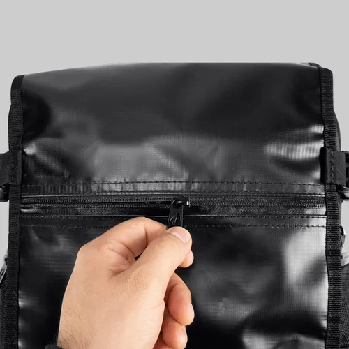 Vista 9 de Skunk FaceOff Mochila de moda a prueba de olores personalizable con gama de diseños desmontables, Rising Sun, Bolsas personalizables a prueba