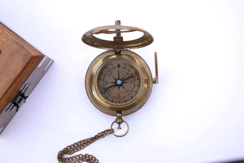 Vista 3 de Brújula con reloj de sol personalizado con estuche de regalo para hijo, regalo para mi hijo, regalo de mamá a hijo, regalo de papá a hijo, regalo