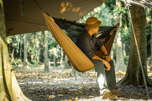 Vista 8 de OneTigris KOMPOUND - Hamaca de campamento con red, hamaca portátil ligera con cubierta interna cálida y correas amigables con los árboles