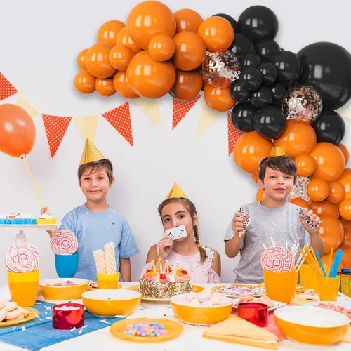 Vista 6 de Kit de arco de globos naranjas y negros, 130 globos de confeti de oro rosa para decoración de Pascua, cumpleaños, Halloween, fiesta de cumpleaños