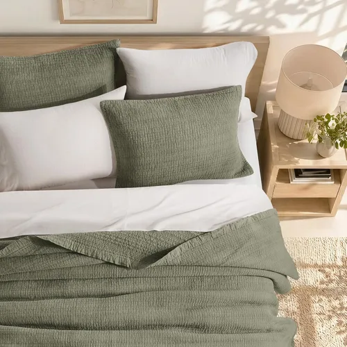 Vista 3 de EverGrace Stonewashed Textured Cotton Quilt Set, Queen Size, Basil Green
