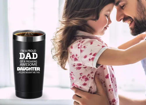 Vista 4 de momocici Vaso de 20 onzas con texto en inglés "I'm a Proud Dad of a Freaking Awesome Daughter". Regalos para papá de hija, hijo, esposa, cumpleaños