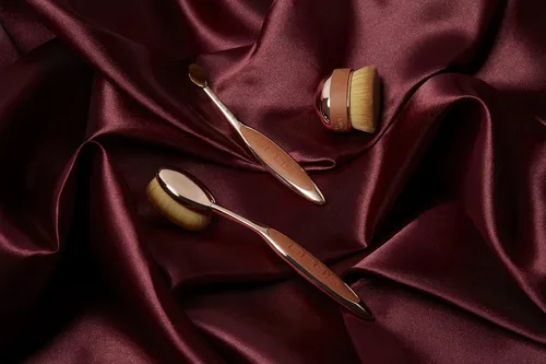 Vista 4 de Artis Elite Palm Brush Mini - Cepillo de maquillaje color oro rosa, 1 pieza