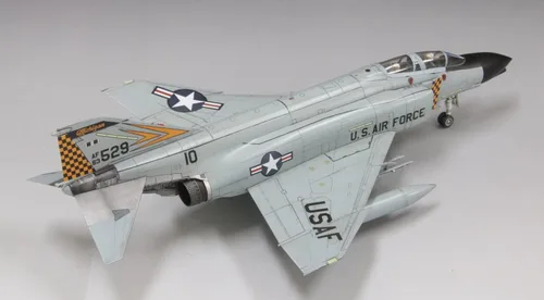 Vista 4 de FineMolds 1/72 US Air Force Jet Fighter F-4C Air National Guard (primera edición especial limitada) - Kit de construcción de modelos de plástico #