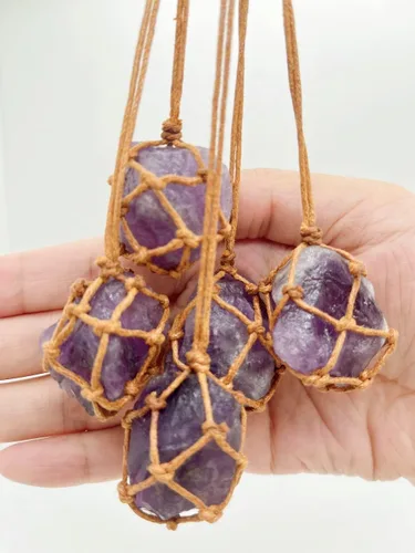 Vista 5 de AITELEI Collar con colgante de cristal de amatista natural crudo para curación de chakras de Reiki, piedra de tratamiento con cuerda tejida a mano